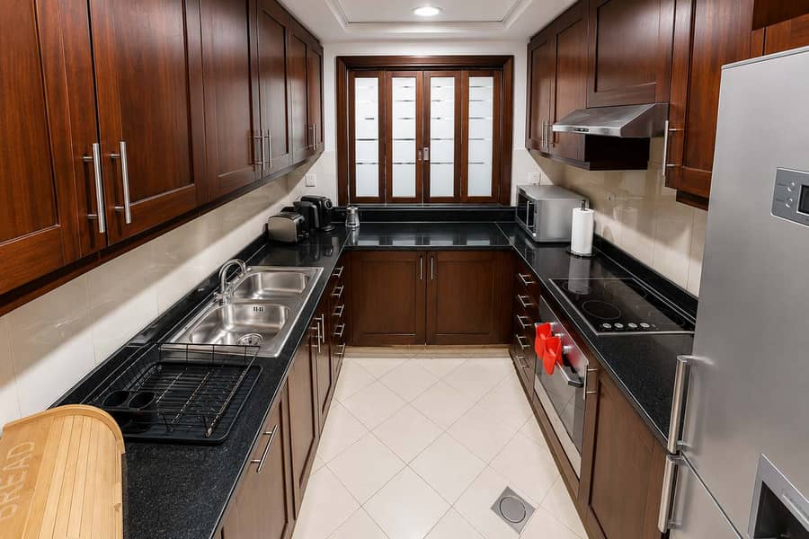 9 Golf Towers 1BR Apartment in Dubai