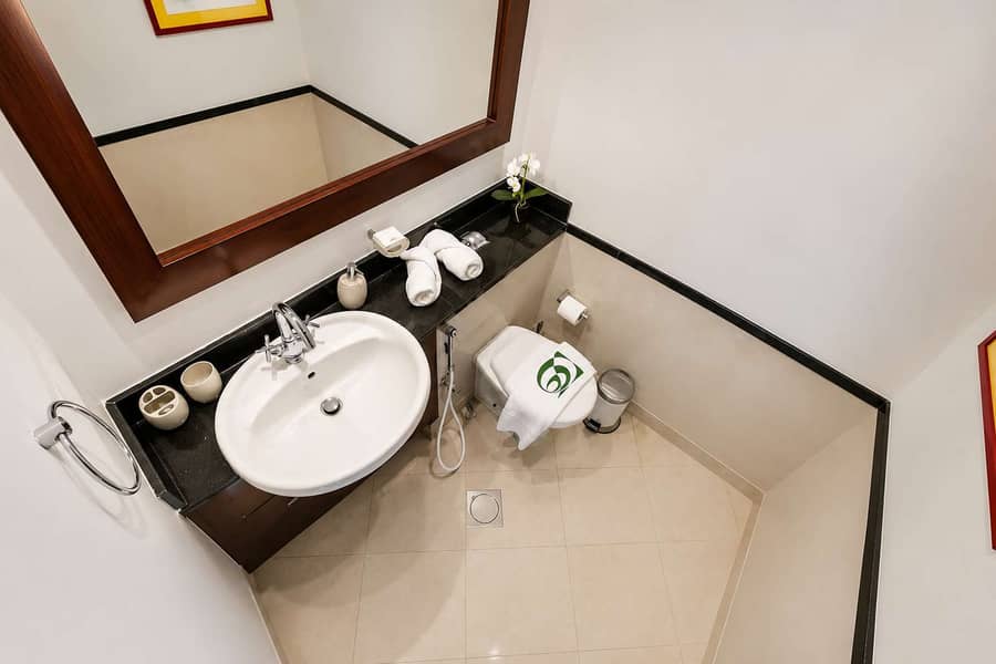 17 Golf Towers 1BR Apartment in Dubai
