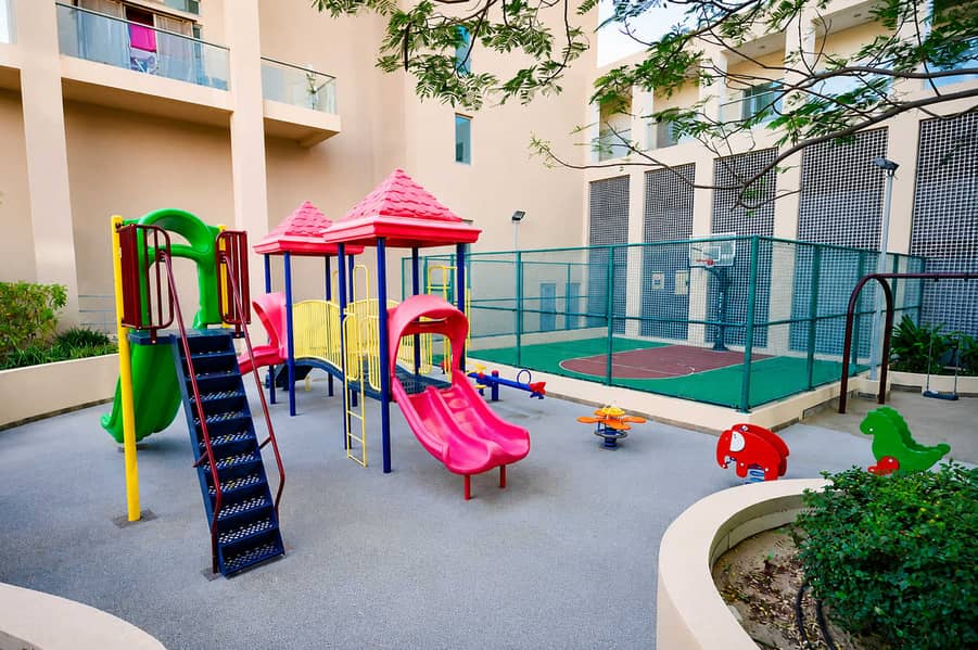 25 Golf Towers 1BR Apartment in Dubai