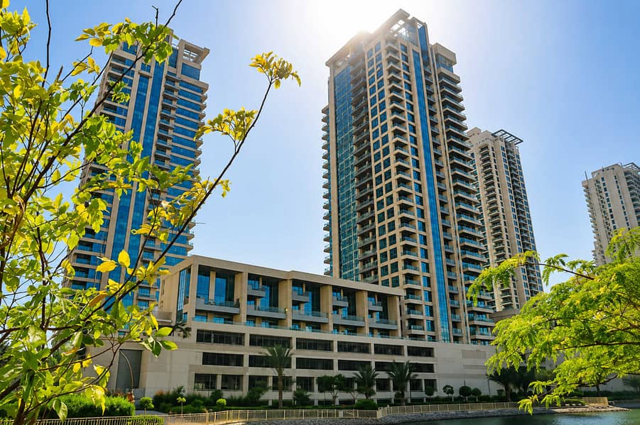27 Golf Towers 1BR Apartment in Dubai