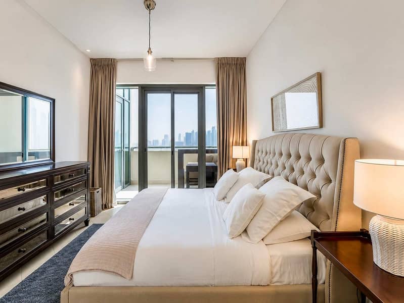11 Luxury Dubai Apartment with Pool & Golf View