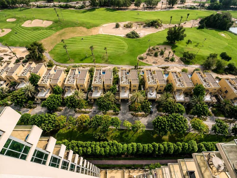 20 Luxury Dubai Apartment with Pool & Golf View