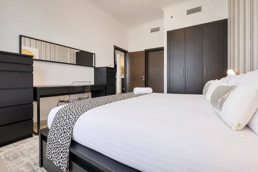 11 Botanica Tower 1BR: Beach, Pool & Gym Access!