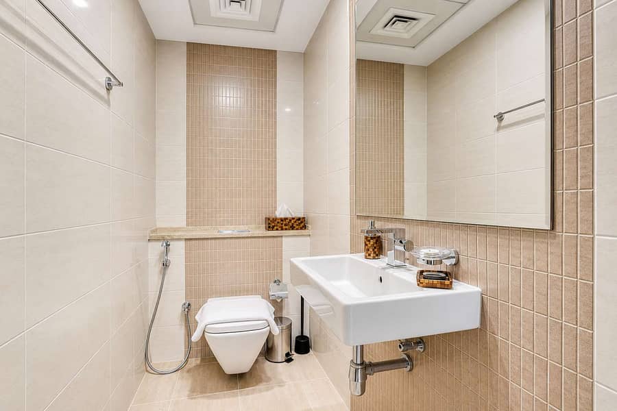 13 Botanica Tower 1BR: Beach, Pool & Gym Access!