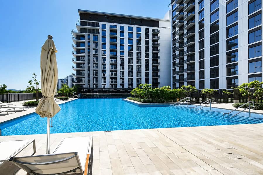 20 Luxury Dubai Hills Apt: Hot Tub, Gym & Pool Views
