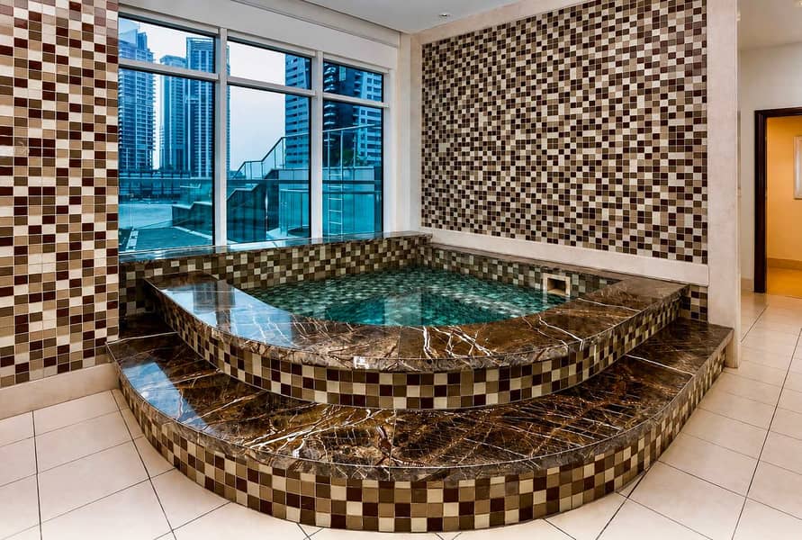 27 Dubai Marina Luxury: 3BR Apartment with Pool & Gym