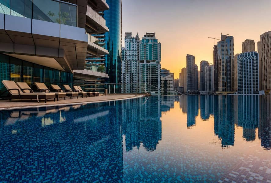 28 Dubai Marina Luxury: 3BR Apartment with Pool & Gym