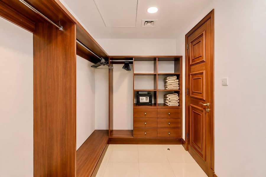 14 Palm Jumeirah Beach Access Apartment