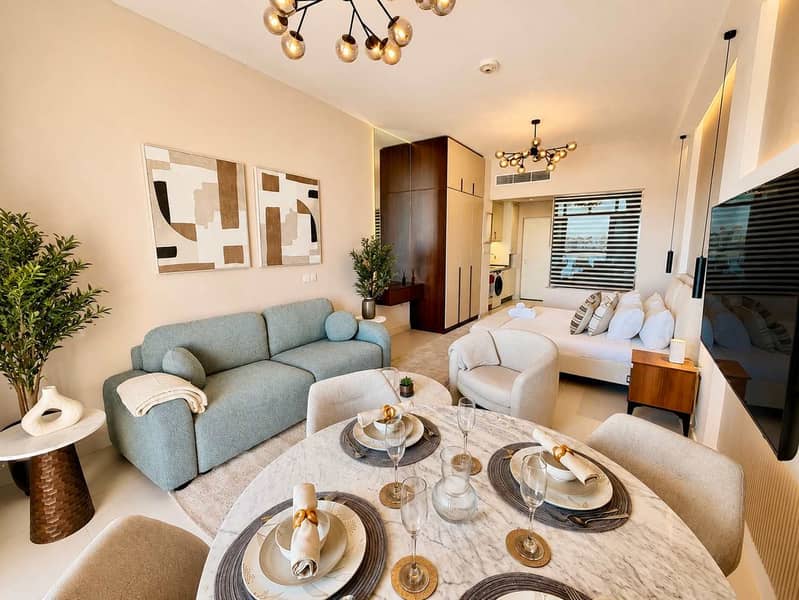 2 Palm Jumeirah Oceanfront Studio w/ Pool & Sea
