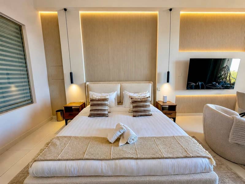 7 Palm Jumeirah Oceanfront Studio w/ Pool & Sea