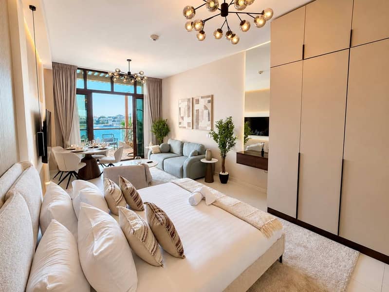 8 Palm Jumeirah Oceanfront Studio w/ Pool & Sea