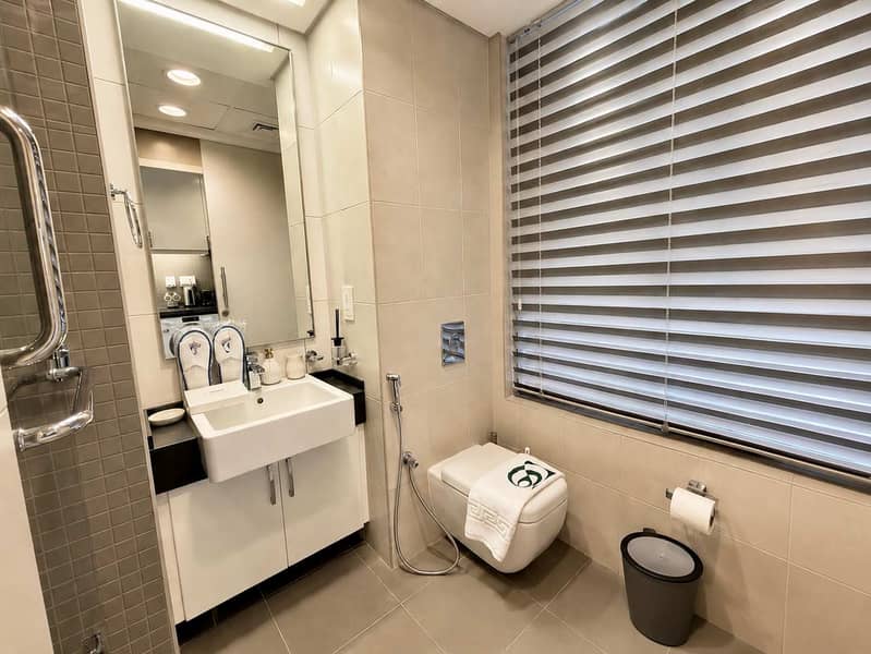 13 Palm Jumeirah Oceanfront Studio w/ Pool & Sea