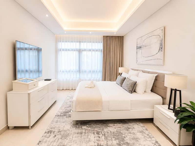 13 Elegant 3BR Apartment in Dubai Greens with Garden View