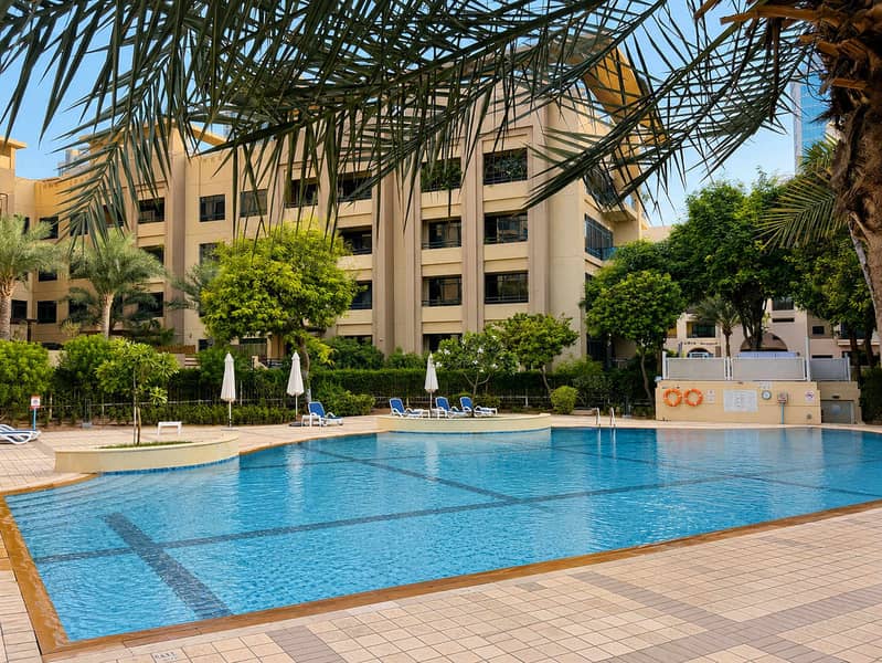 28 Elegant 3BR Apartment in Dubai Greens with Garden View