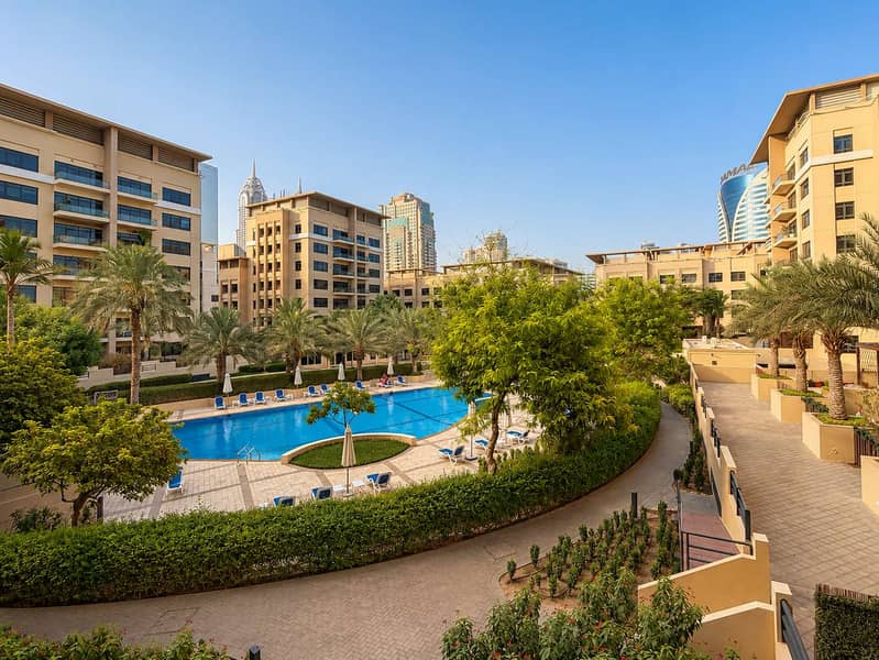 29 Elegant 3BR Apartment in Dubai Greens with Garden View
