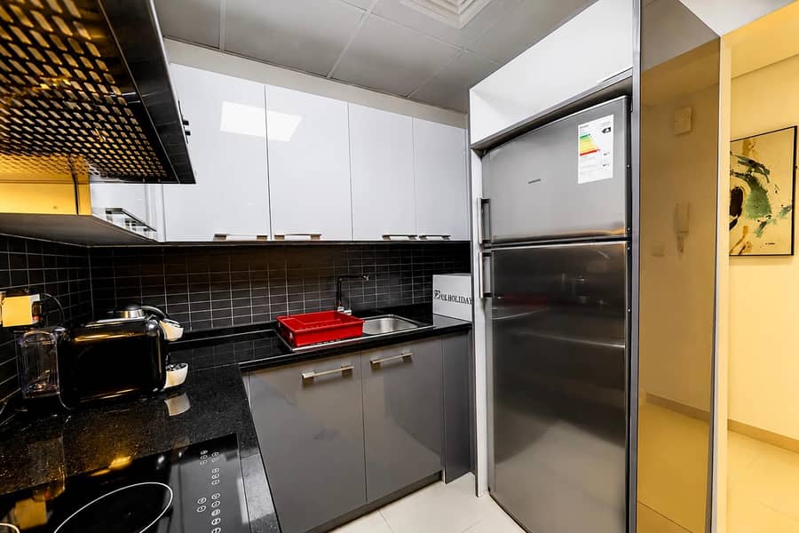 8 Luxury 2BR Apartment in Dubai with Views