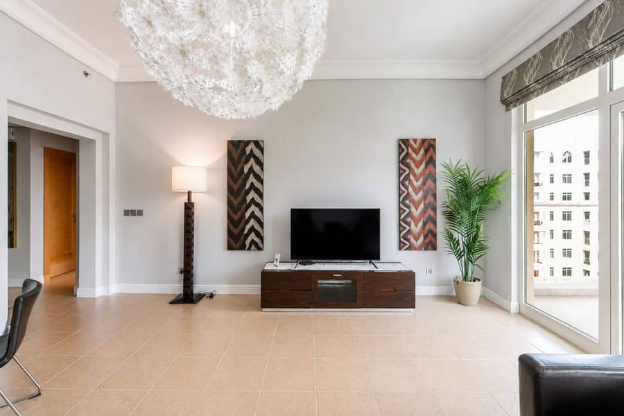 4 2BR Palm Jumeirah Apartment with Beach Access