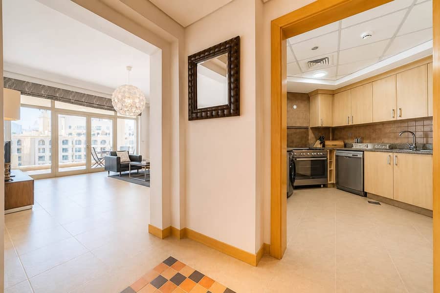 6 2BR Palm Jumeirah Apartment with Beach Access