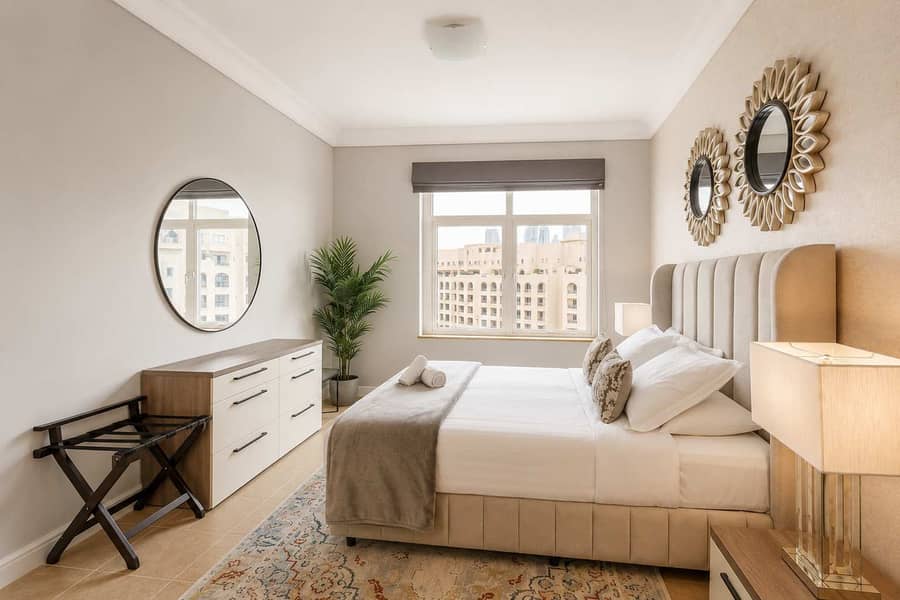 10 2BR Palm Jumeirah Apartment with Beach Access