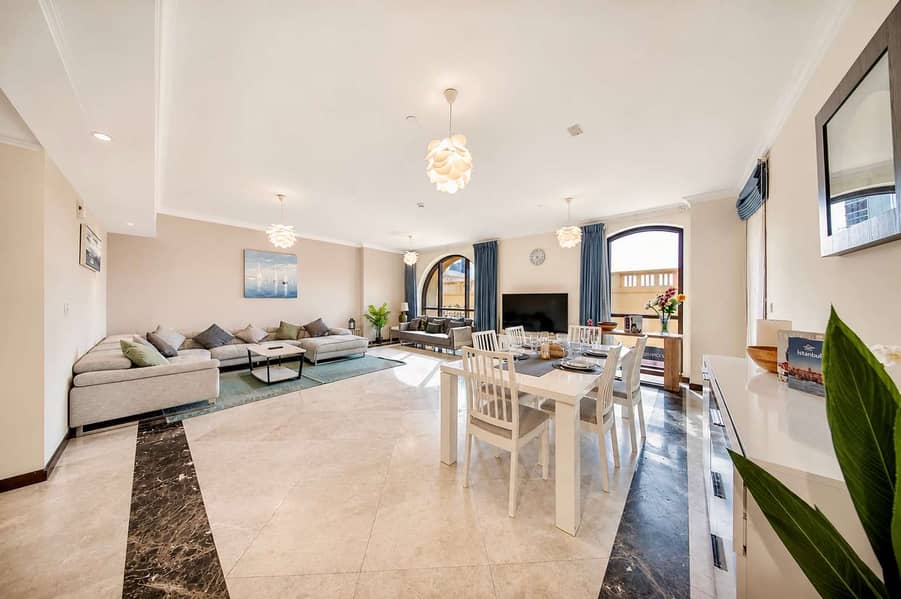 3 Luxury JBR Apartment: Beachfront Bliss & Stunning Views!