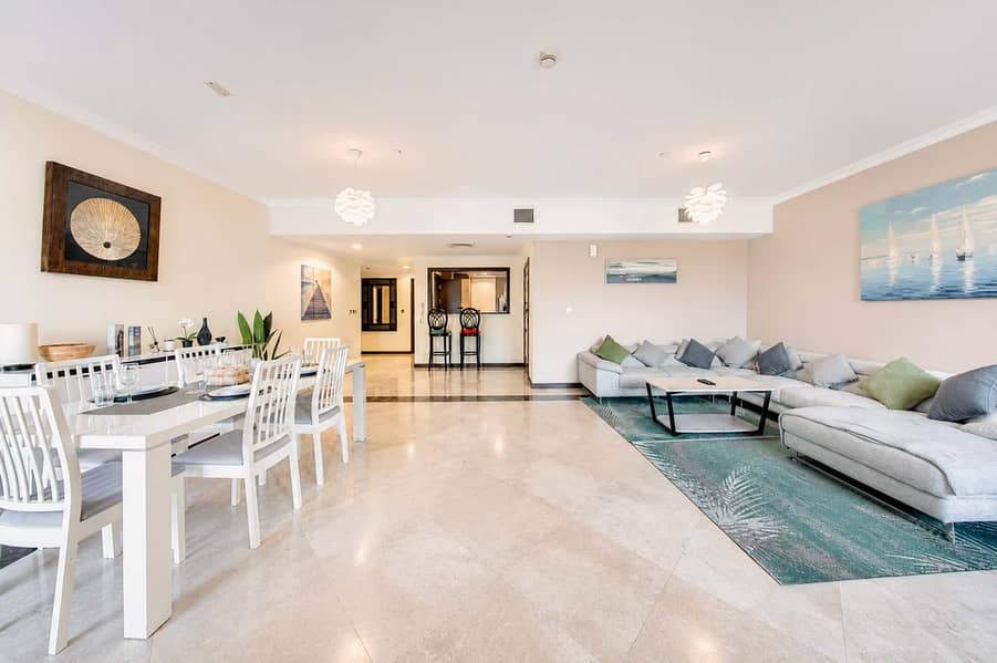 5 Luxury JBR Apartment: Beachfront Bliss & Stunning Views!