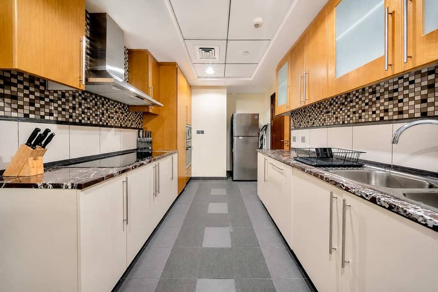 13 Luxury JBR Apartment: Beachfront Bliss & Stunning Views!