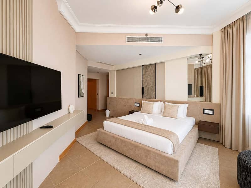 13 Newly Renovated Spacious Beachfront 2 Bed in Palm Jumeirah