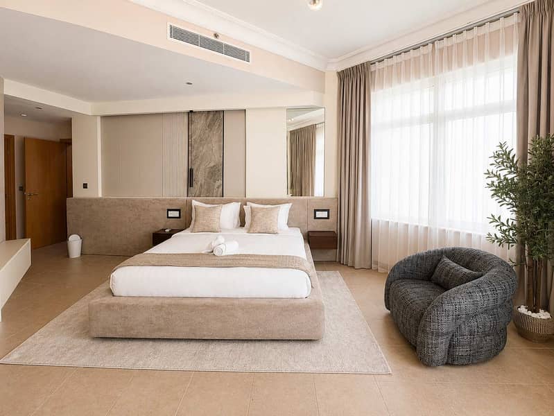 14 Newly Renovated Spacious Beachfront 2 Bed in Palm Jumeirah