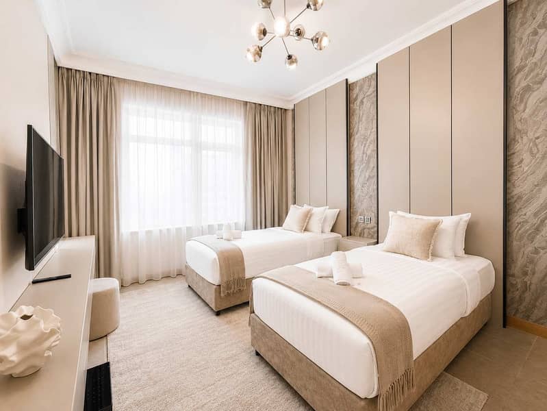 20 Newly Renovated Spacious Beachfront 2 Bed in Palm Jumeirah