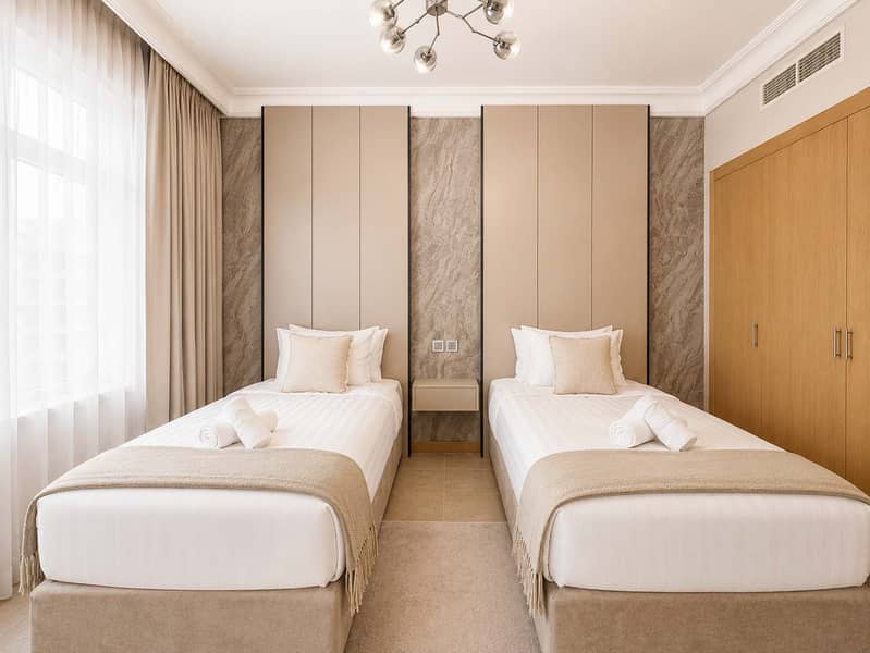 22 Newly Renovated Spacious Beachfront 2 Bed in Palm Jumeirah