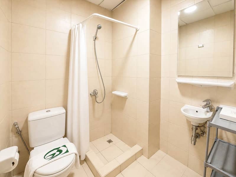 29 Newly Renovated Spacious Beachfront 2 Bed in Palm Jumeirah
