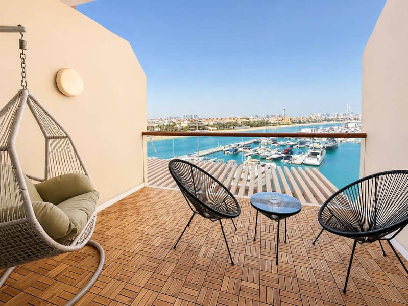 18 Palm Views East Sea View Studio w/ Pool & Gym