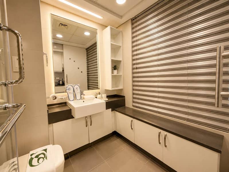 14 Renovated Palm Views Sea View Studio with Gym