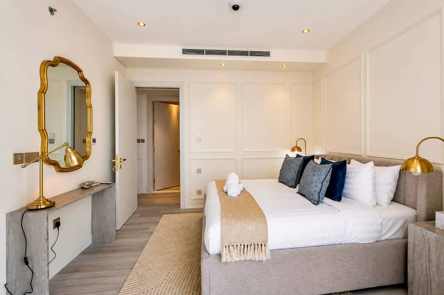 24 Elegant 3BR Apartment in Business Bay with Pool