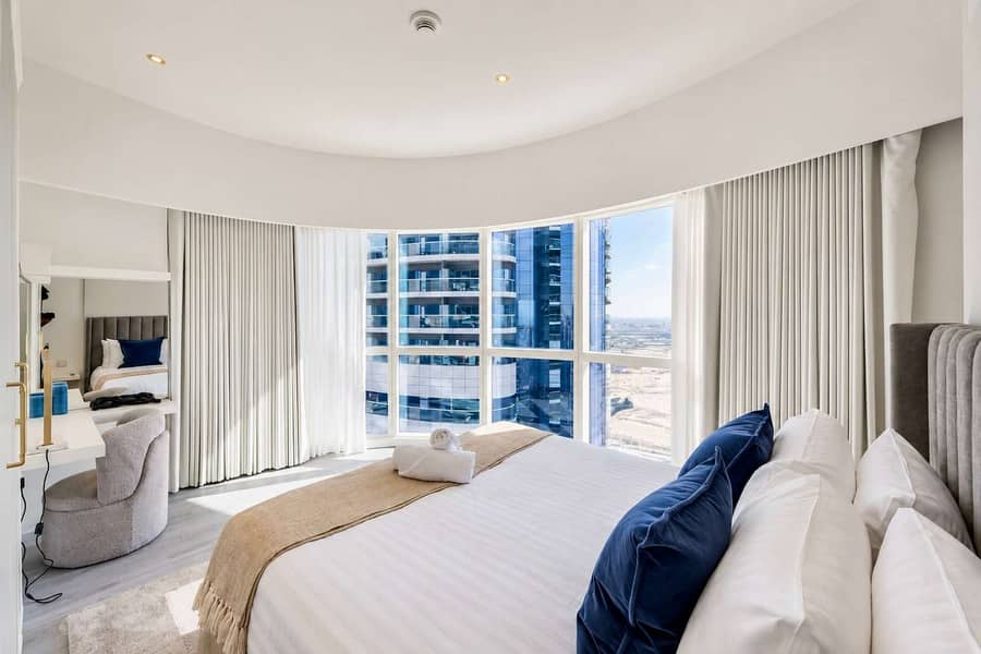 30 Elegant 3BR Apartment in Business Bay with Pool
