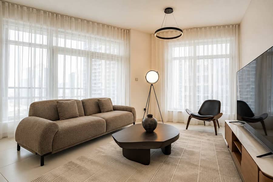 3 Luxury Downtown Dubai Loft: Pool, Gym & Balcony