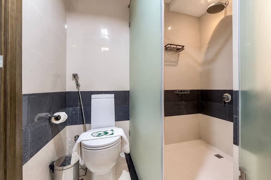 24 Luxury Downtown Dubai Loft: Pool, Gym & Balcony