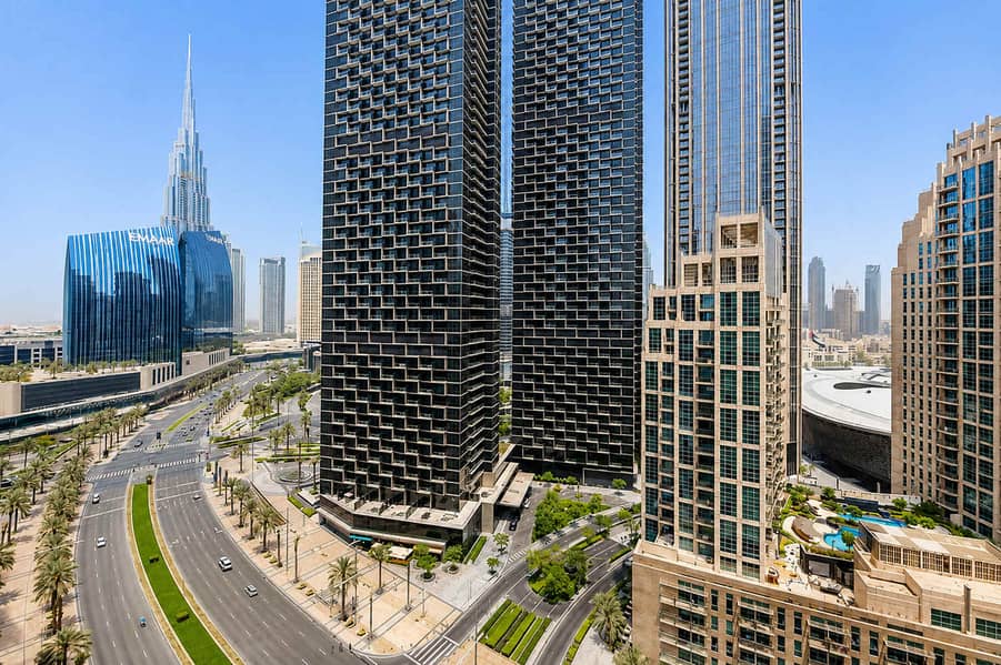 29 Luxury Downtown Dubai Loft: Pool, Gym & Balcony