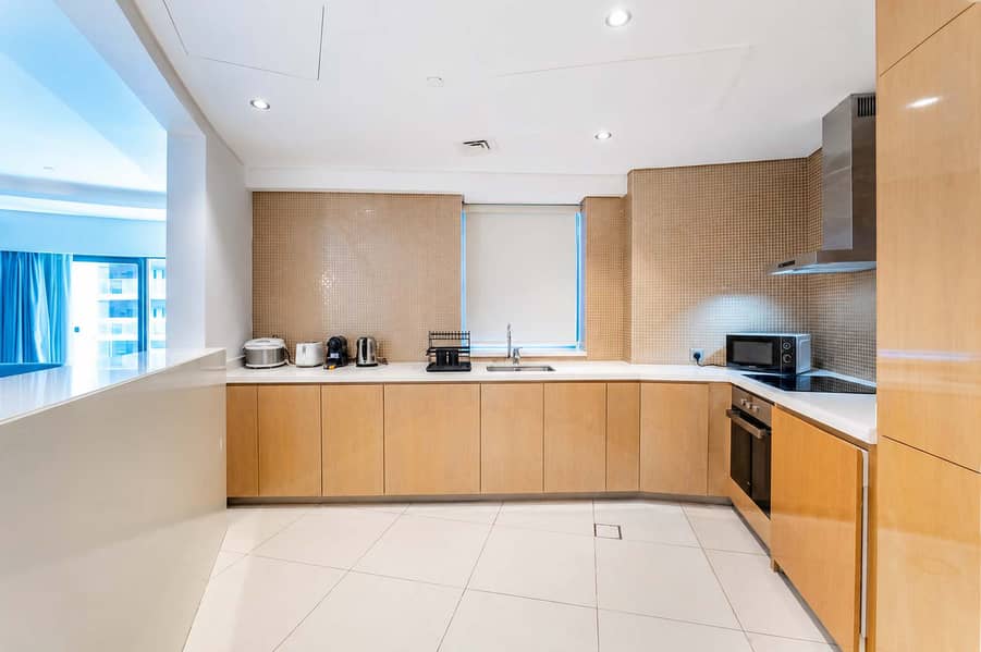 8 Luxury 3BR Apartment with Pool & Gym in Dubai