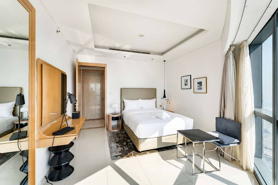 18 Luxury 3BR Apartment with Pool & Gym in Dubai