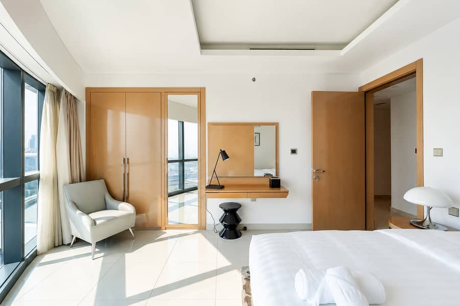 21 Luxury 3BR Apartment with Pool & Gym in Dubai