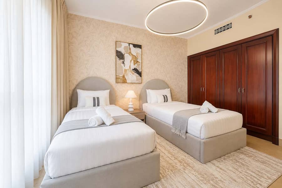 20 Dubai Apartment: 2 Bedrooms & Swimming Pool