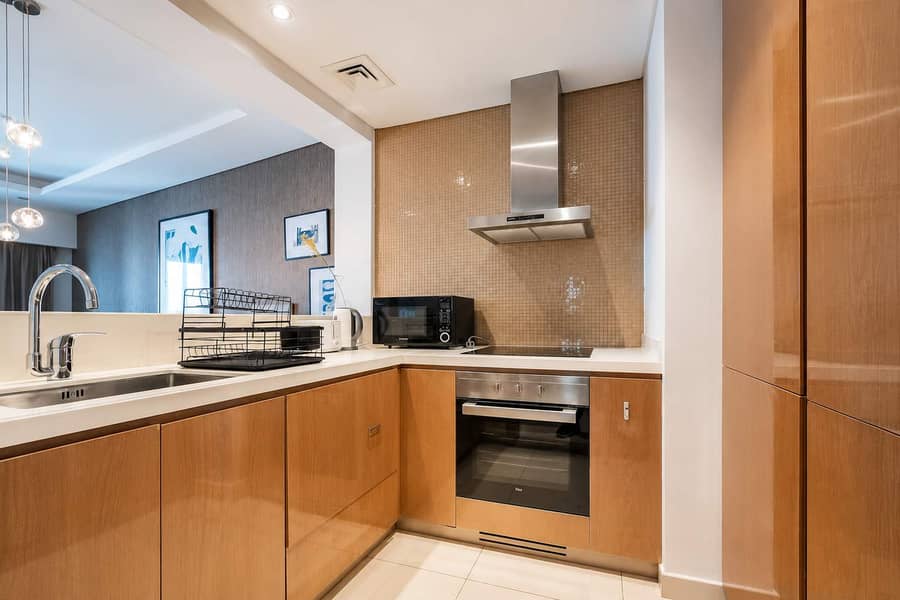 10 Luxury 1-Bedroom Apartment in Paramount