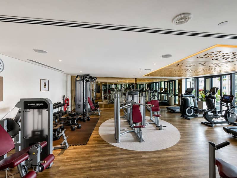 25 Luxury 1-Bedroom Apartment in Paramount