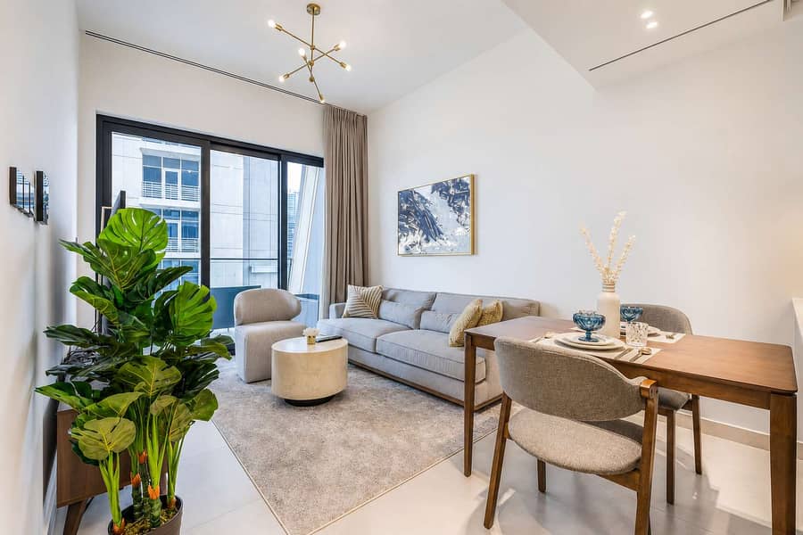 2 Bingatti Canal 1BR Apartment with Gym & Views