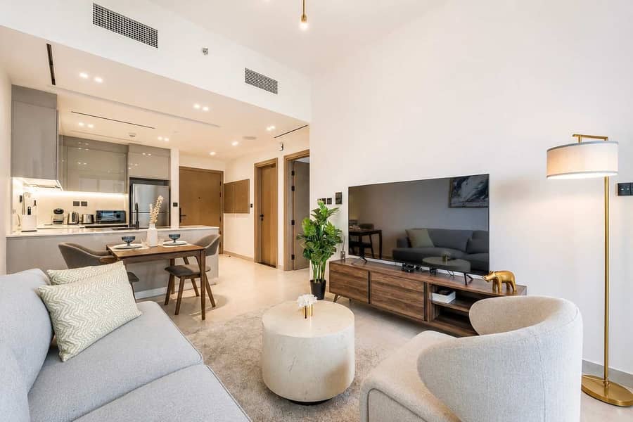 3 Bingatti Canal 1BR Apartment with Gym & Views