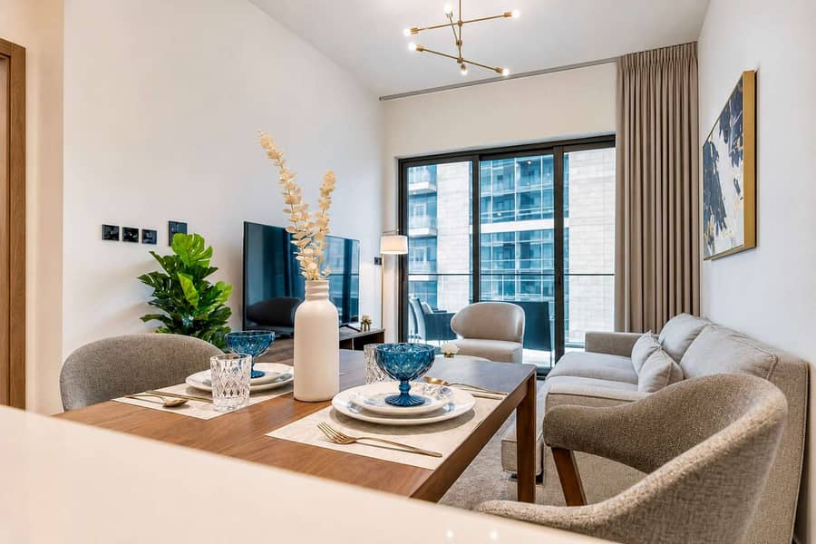 5 Bingatti Canal 1BR Apartment with Gym & Views