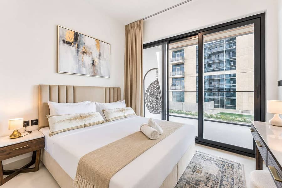 10 Bingatti Canal 1BR Apartment with Gym & Views