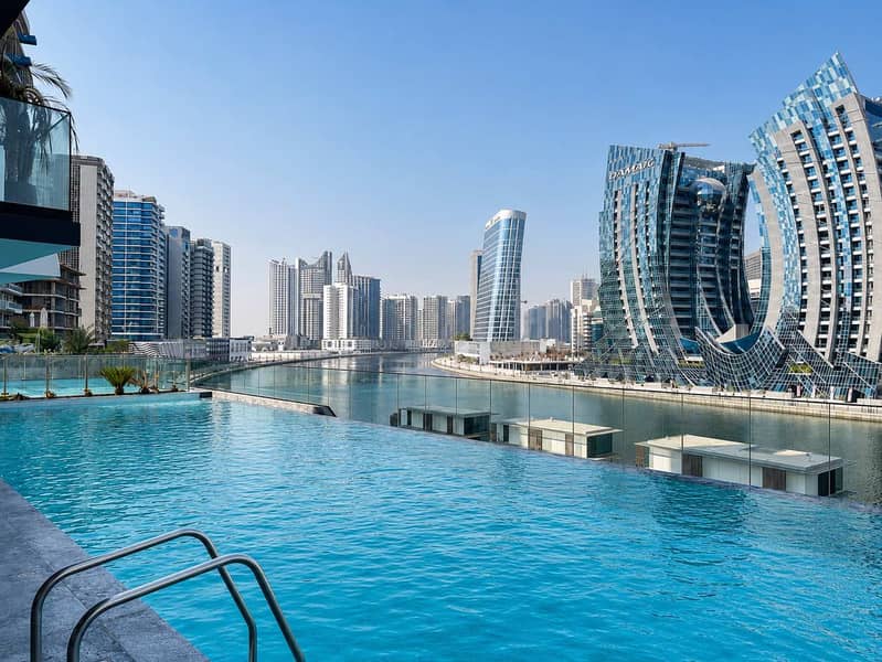 20 Bingatti Canal 1BR Apartment with Gym & Views