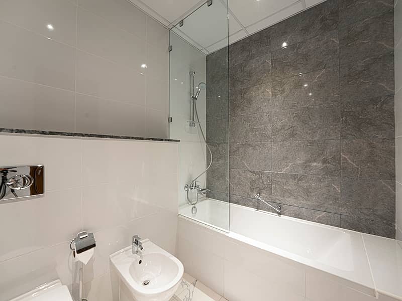 18 Noora Tower 1 BR: Canal Views & Pool Access